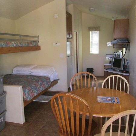 Rancho Oso Rv & Camping Resort Goleta Luaran gambar